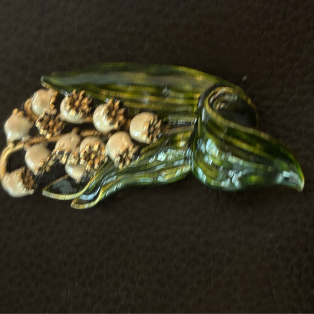 Easter  Lily-of-The-Valley Basket Brooch from ILANET Museum Collection - Picture 6 of 8